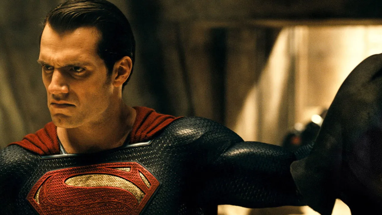 Henry Cavill's Superman in close-up, in official still from Batman v Superman